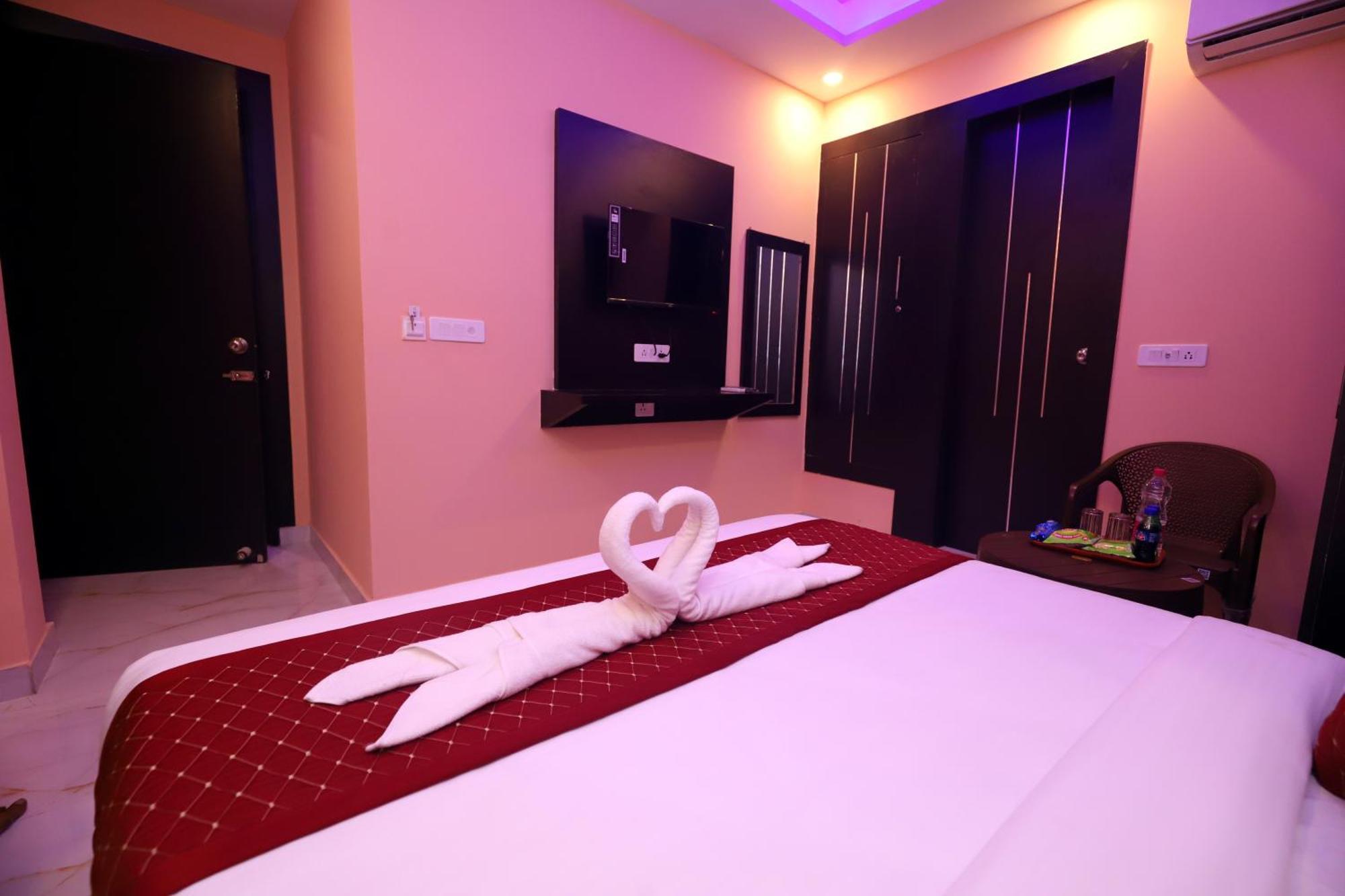 Jupiter Plaza- A Brand Of The Reality Hotel Ню Делхи Екстериор снимка