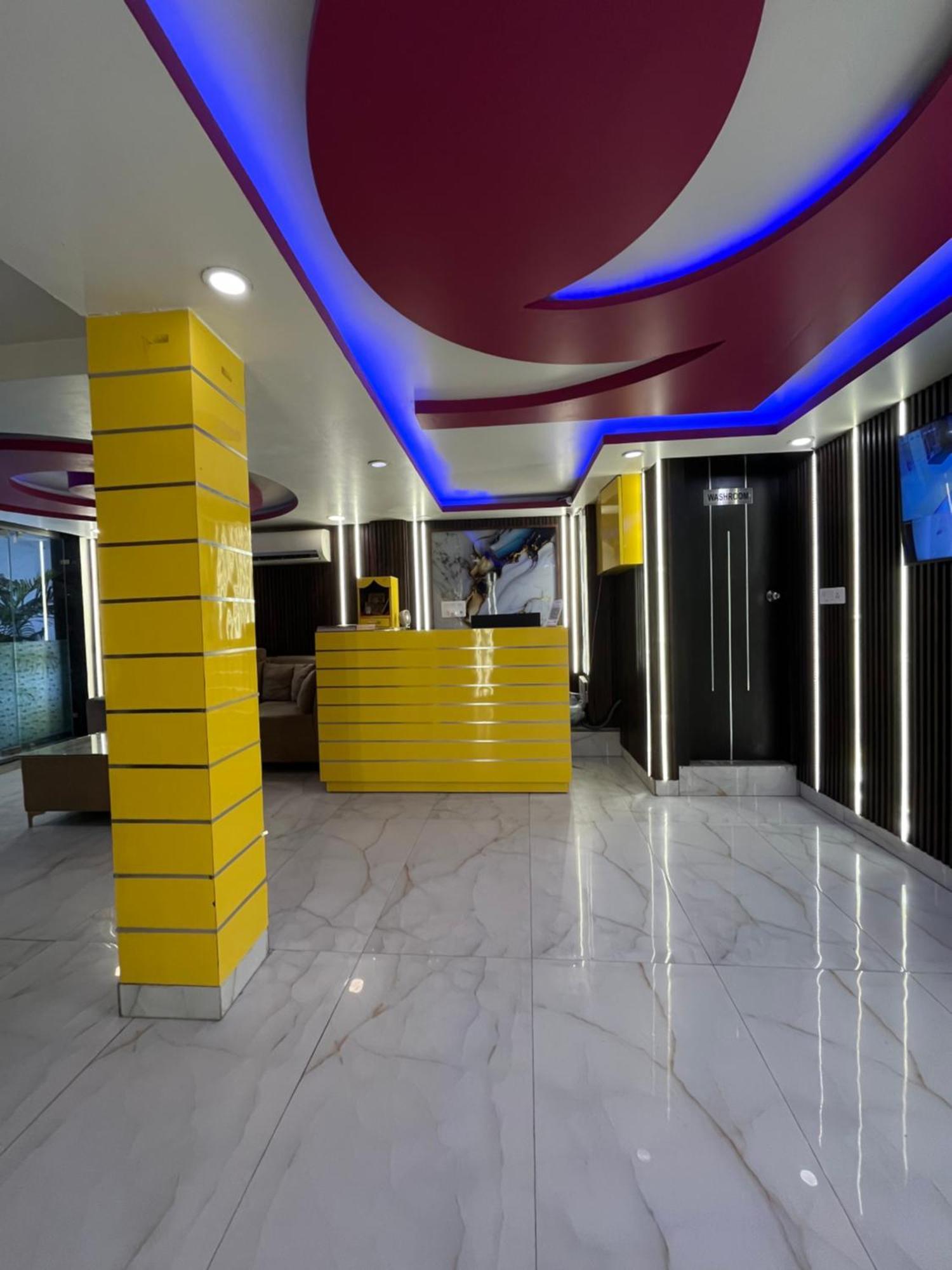 Jupiter Plaza- A Brand Of The Reality Hotel Ню Делхи Екстериор снимка