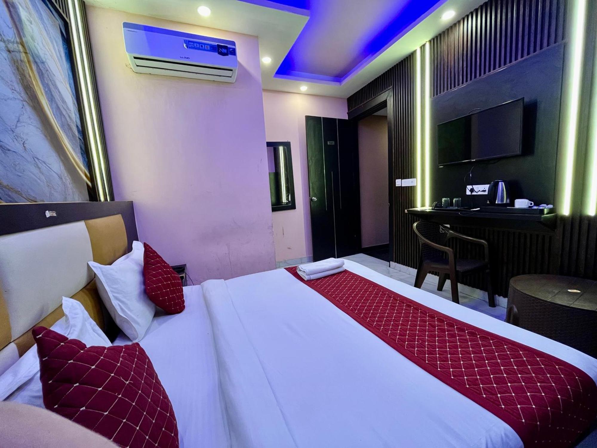Jupiter Plaza- A Brand Of The Reality Hotel Ню Делхи Екстериор снимка