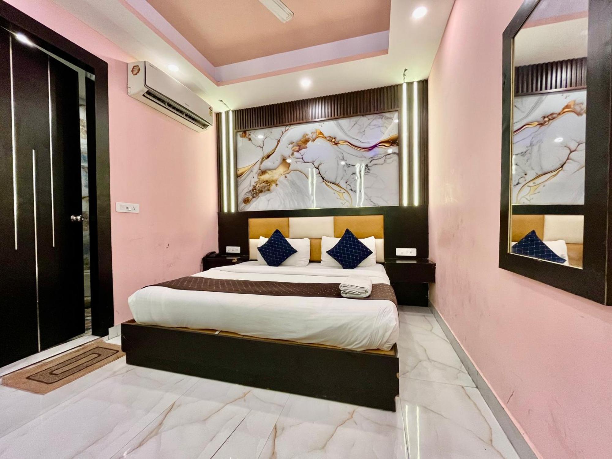 Jupiter Plaza- A Brand Of The Reality Hotel Ню Делхи Екстериор снимка