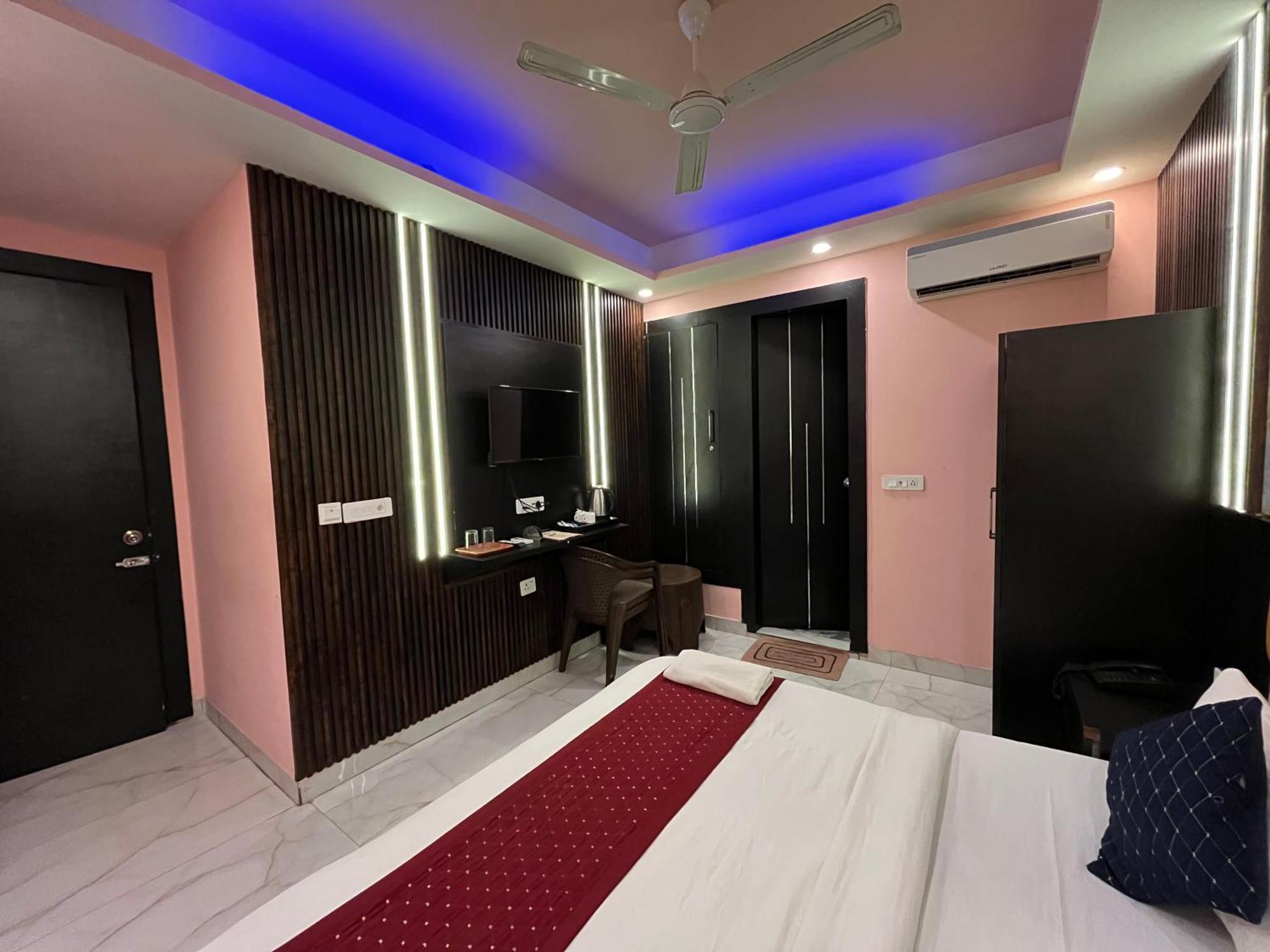Jupiter Plaza- A Brand Of The Reality Hotel Ню Делхи Екстериор снимка